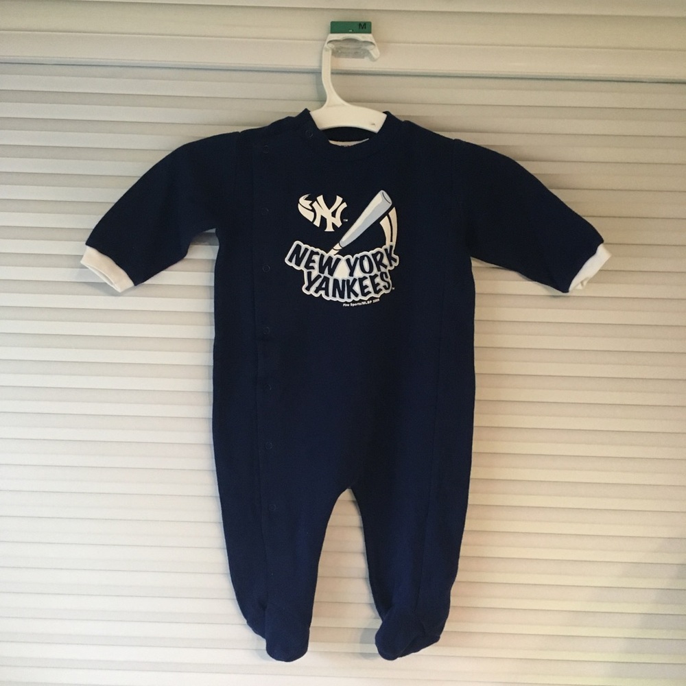 Official MLB Yankees Baby Onesie - Picture 1 of 6